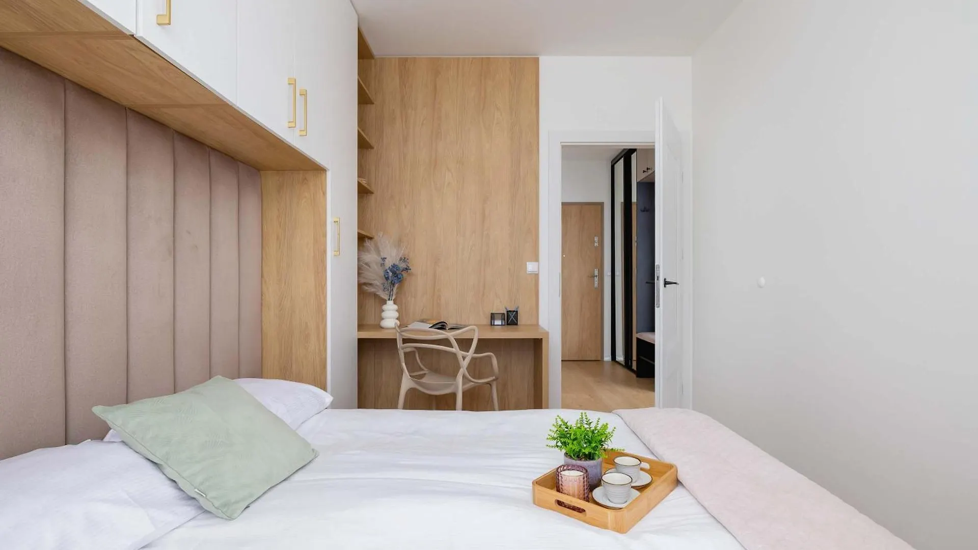 Lema 19 Stylowy Apartament W Zielonej Okolicy & Parking By Noclegi Renters Krakow 0*,  Poland