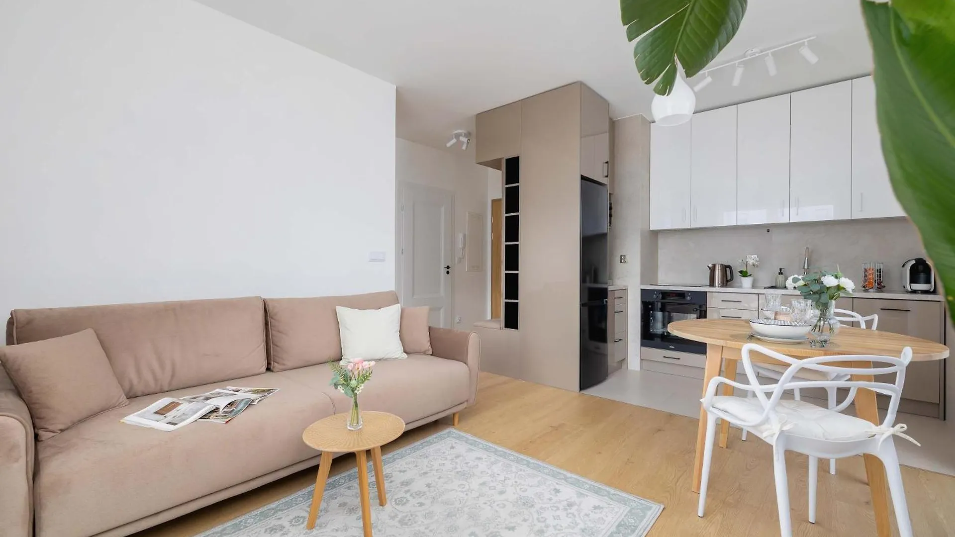 Apartment Lema 19 Stylowy Apartament W Zielonej Okolicy & Parking By Noclegi Renters Krakow Poland