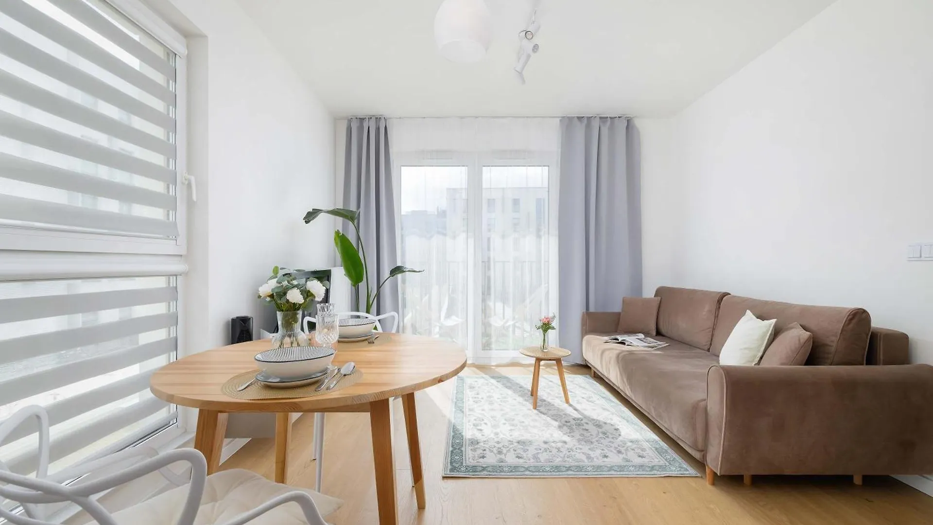 Apartment Lema 19 Stylowy Apartament W Zielonej Okolicy & Parking By Noclegi Renters Krakow